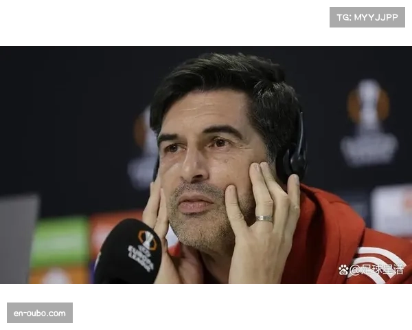 丰塞卡压迫触发时机精准把控,里昂中场三人组保持合理纵横距离 丰塞卡压迫触发时机精准把控,里昂中场三人组保持合理纵横距离